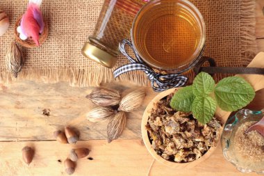 Çin Kasımpatı çiçeği çayı içecek lezzetli için.