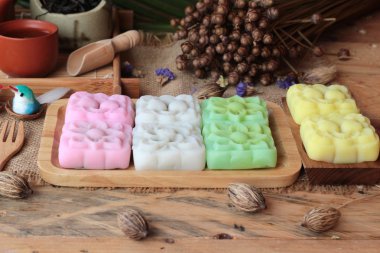 Mochi Japon tatlı ve sıcak çay lezzetli.