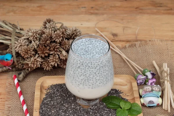 Chia seeds dry and milk of delicious. — Stock Photo, Image