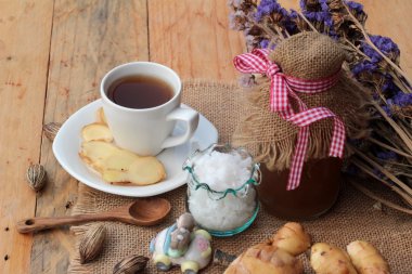 Limonlu çay zencefil ve lezzetli tatlım.