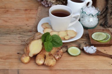Limonlu çay zencefil ve lezzetli tatlım.