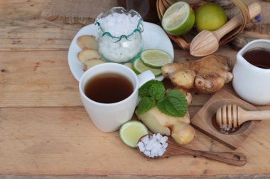 Limonlu çay zencefil ve lezzetli tatlım.