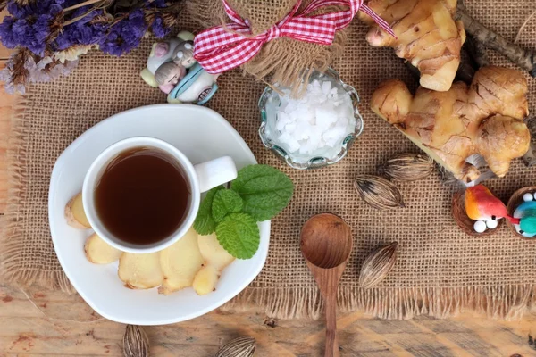 Tè allo zenzero con limone e miele delizioso . — Foto Stock
