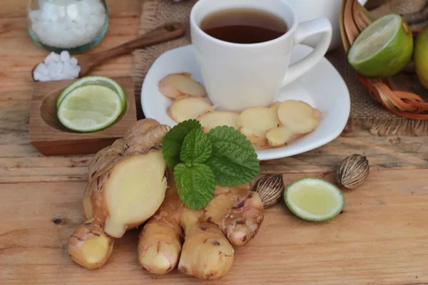 Tè allo zenzero con limone e miele delizioso . — Foto Stock