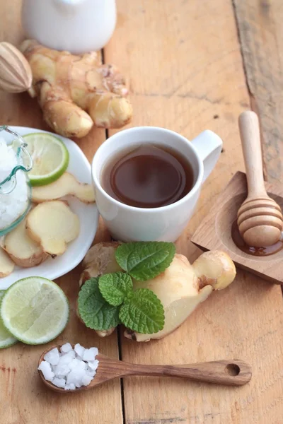 Tè allo zenzero con limone e miele delizioso . — Foto Stock