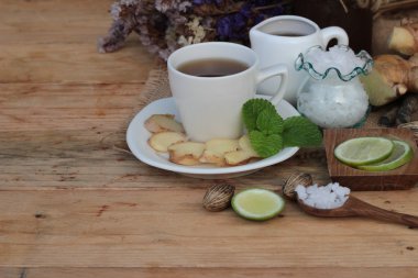 Limonlu çay zencefil ve lezzetli tatlım.