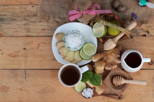 Tè allo zenzero con limone e miele delizioso . — Foto Stock