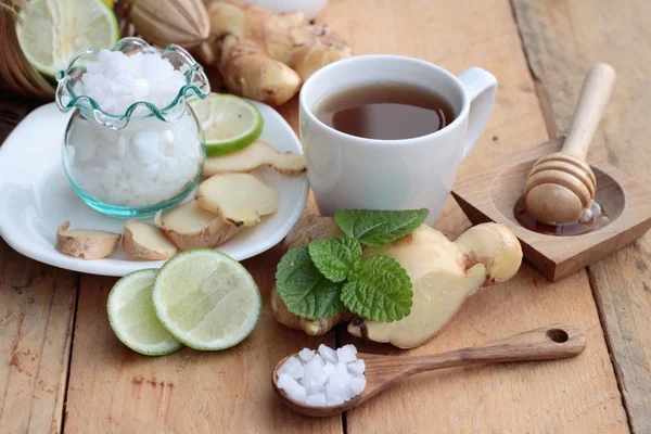 Té de jengibre con limón y miel delicioso . — Foto de Stock