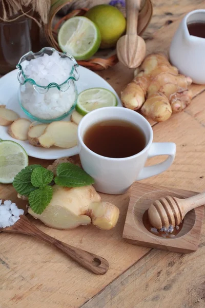 Tè allo zenzero con limone e miele delizioso . — Foto Stock