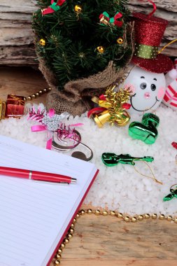 Noel hediyeleri ve süslemeleri Noel günü Festivali.