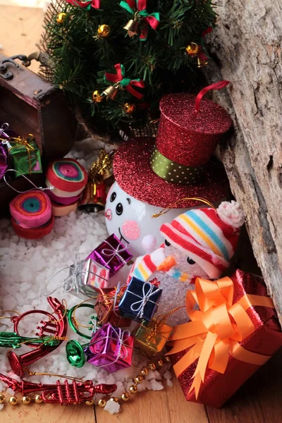 Festa dei regali e delle decorazioni natalizie giorno di Natale . — Foto Stock