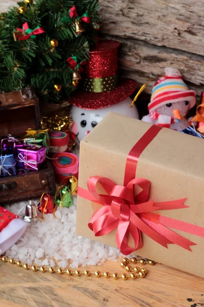Fête des cadeaux et décorations de Noël jour de Noël . — Photo