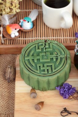 Festival moon cake - Çin tatlı yeşil çay ile.