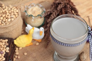 Soya sütü karıştırın siyah susam .