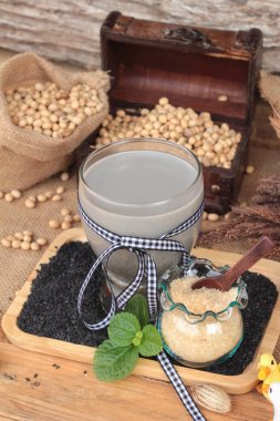 Soya sütü karıştırın siyah susam .