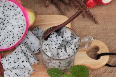 Dragon meyve ve lezzetli smoothie.