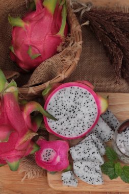 Dragon meyve ve lezzetli smoothie.