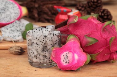 Dragon meyve ve lezzetli smoothie.