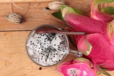 Dragon meyve ve lezzetli smoothie.