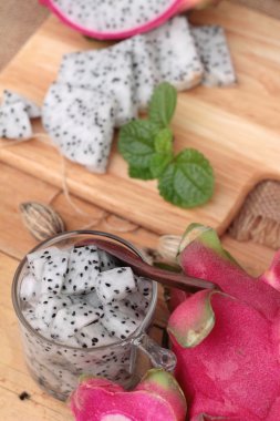 Dragon meyve ve lezzetli smoothie.