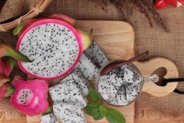 Fruta del dragón y batido de delicioso . — Foto de Stock