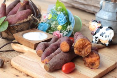 tatlı patates ile şeker lezzetli haşlanmış.