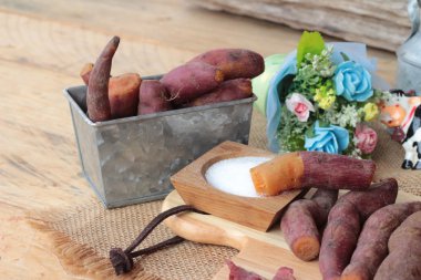 tatlı patates ile şeker lezzetli haşlanmış.