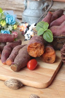 tatlı patates ile şeker lezzetli haşlanmış.