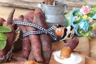 tatlı patates ile şeker lezzetli haşlanmış.