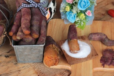 tatlı patates ile şeker lezzetli haşlanmış.