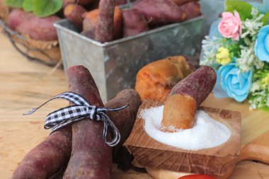 tatlı patates ile şeker lezzetli haşlanmış.