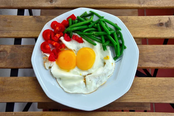 Fried Eggs Cherry Tomatoes Green Bean — Stock Photo, Image