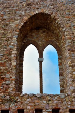 San Marco d 'Alunzio Sicilya' daki Norman Kalesi 'nin kalıntıları.