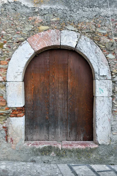 Πύλη Ενός Ιστορικού Κτιρίου Στο San Marco Alunzio Σικελία Ιταλία — Φωτογραφία Αρχείου