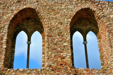 San Marco d 'Alunzio Sicilya' daki Norman Kalesi 'nin kalıntıları.
