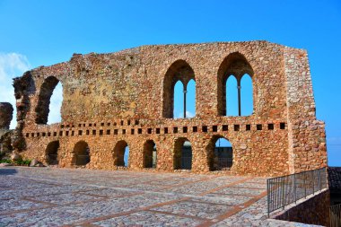San Marco d 'Alunzio Sicilya' daki Norman Kalesi 'nin kalıntıları.