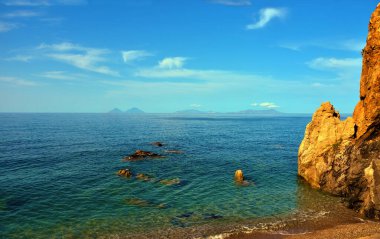 Capo d 'Orlando uçurumları ve Aeolian Adaları