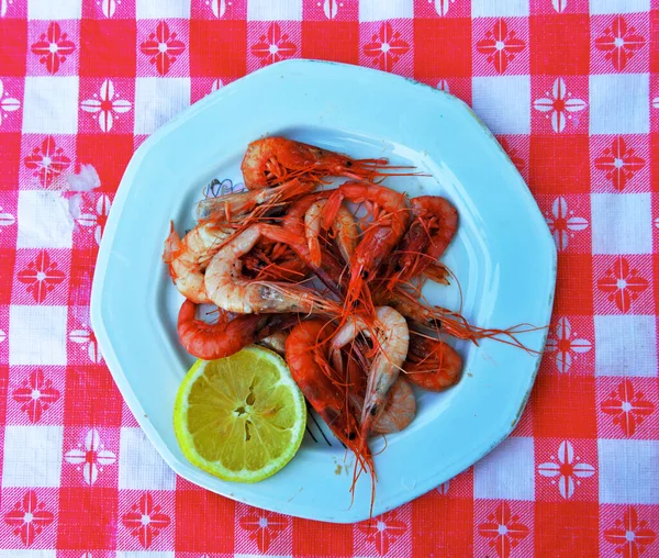 Plate Cooked Shrimp Lemon — Stock Photo, Image