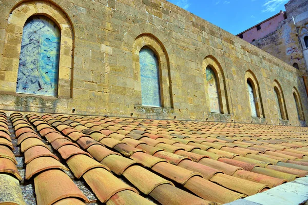 拜占庭式阿拉伯 诺曼风格的意大利塞法卢大教堂 — 图库照片