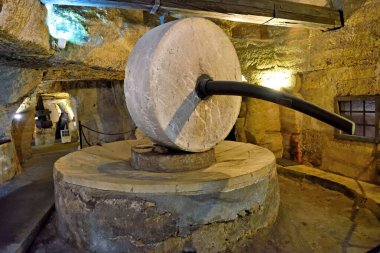 çok eski bir Hypogeum Petrol Fabrikası Palazzo Granafey - 3 Mayıs 2018 Gelibolu Salento İtalya
