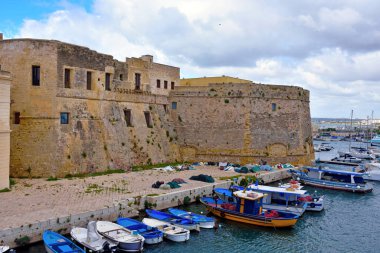 Angioino Aragonese Kalesi Gelibolu, İtalya