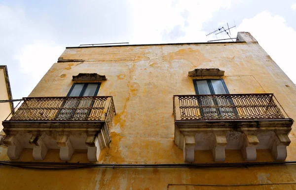 Charakteristische Balkone Des Historischen Zentrums Von Gallipoli Italien — Stockfoto