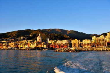 Panorama Cenova Pegli İtalya denizinden görüldü.