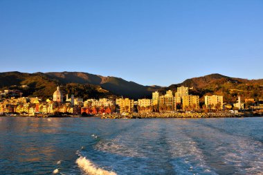 Panorama Cenova Pegli İtalya denizinden görüldü.