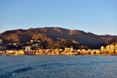 Panorama Cenova Pegli İtalya denizinden görüldü.