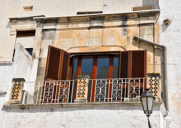 Balkone Dorf Ostuni Puglia Italien — Stockfoto