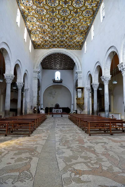 Intérieur Cathédrale Santa Maria Annoncé Dans Style Roman Mai 2018 — Photo