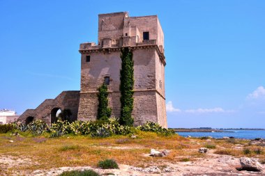 Torre Colimena porto sezaryen o salento italya