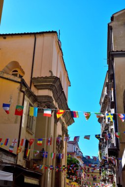 Eski binalarıyla Sorrento 'nun tarihi merkezi.