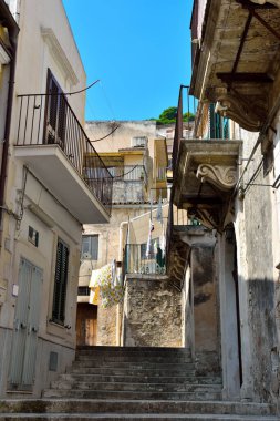 Sicilya İtalya 'daki tarihi yapıya bir göz atalım.